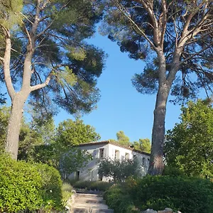 Lou Pantai, Bed And Breakfast, Delux Bedroom Frühstückspension